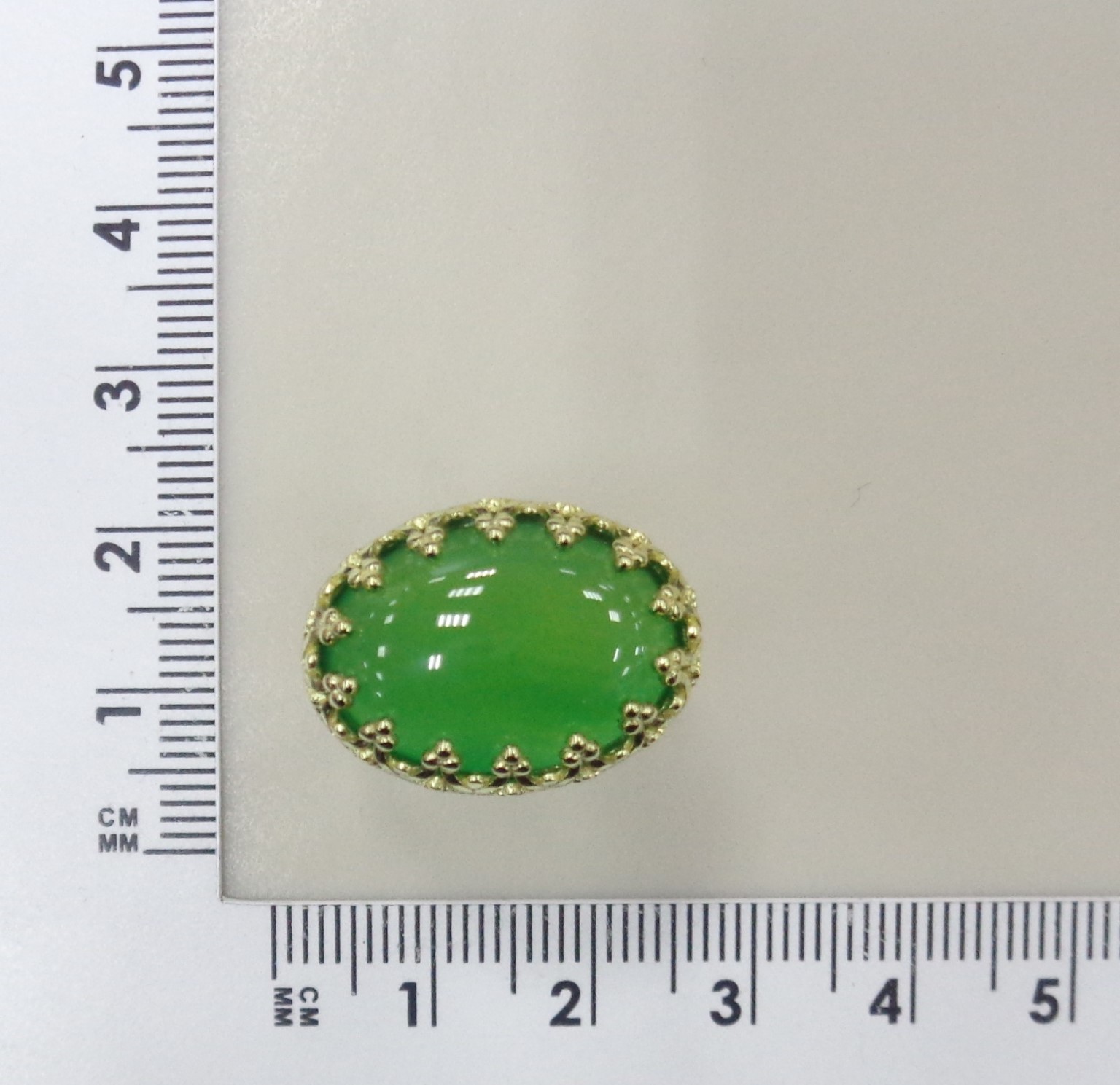 Серебряное кольцо с зеленым халцедоном